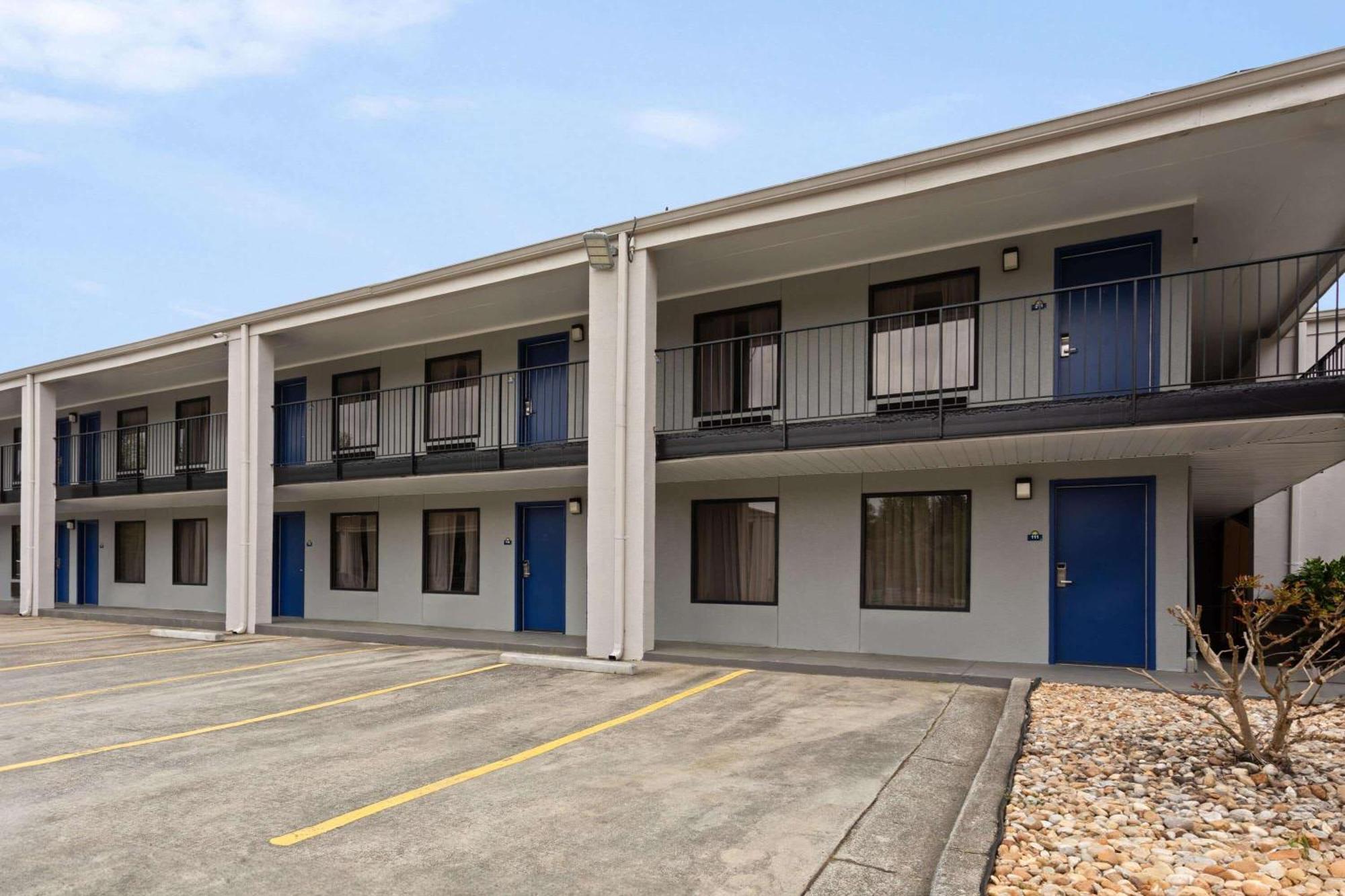 Days Inn By Wyndham Douglasville-Atlanta-Fairburn Road Экстерьер фото